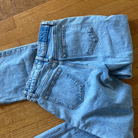 Abercrombie - Picture 3 of 3